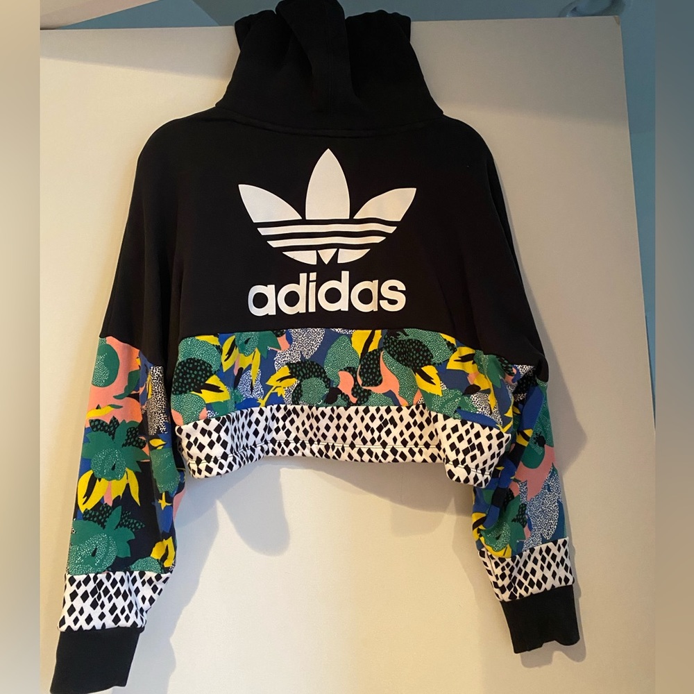SIZE XS ADIDAS CROPPED HOODIE